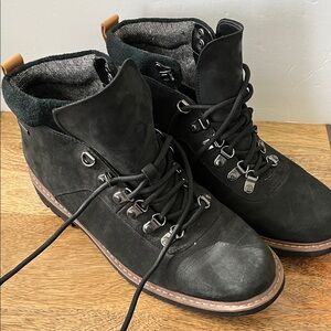 Clarks Men's Dark Gray Lace-Up Boots